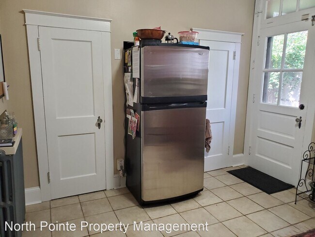 Foto del edificio - 2 br, 1.5 bath House - 527 W. Lemon St.