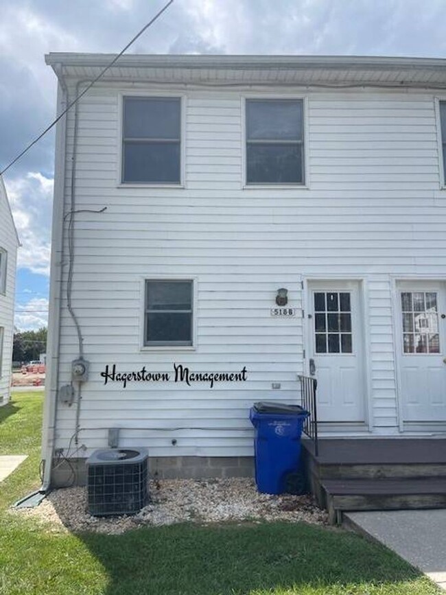 Building Photo - Must See! 2BR Duplex on S Cannon Ave
