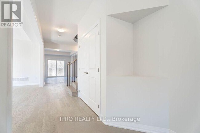 Building Photo - 1038 Hardy Wy