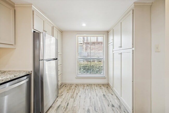 Foto del edificio - 14703 Barryknoll Ln