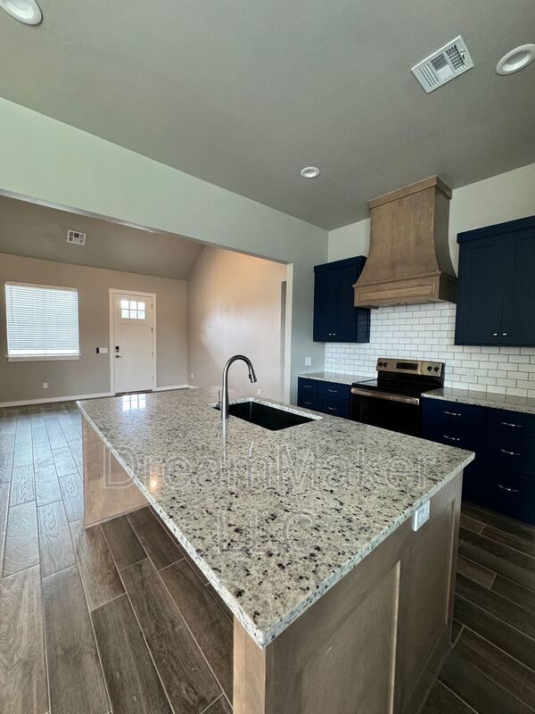 Foto del edificio - 5328 Red Maple Ave