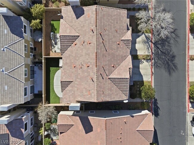 Building Photo - 972 Prestwick St