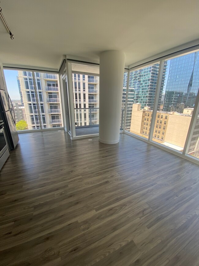 Building Photo - 1400 S Michigan Ave