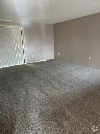 Building Photo - 2811-M2811 SW Archer Rd