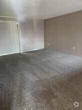 Building Photo - 2811-M2811 SW Archer Rd