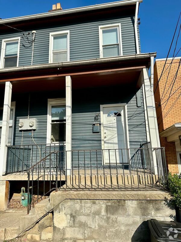 Building Photo - 826 Walbridge St