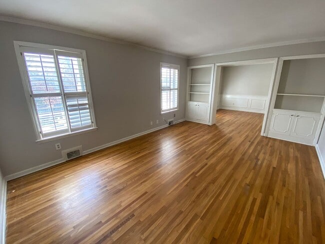 Building Photo - 5867 Brierdale Ave