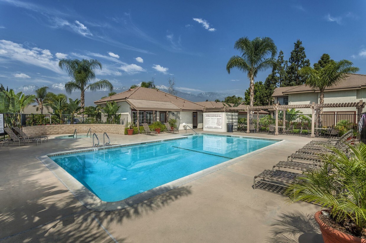 Apartment in Rancho Cucamonga 3 Bed, 2 Bath, 2204