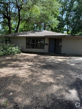Building Photo - 1405 s 8th st