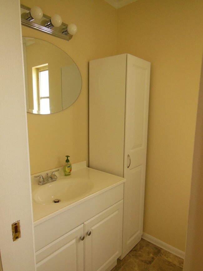 master bathroom - 4449 Brooksdale Dr