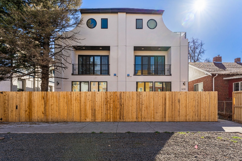 Primary Photo - 1660 Colorado Blvd