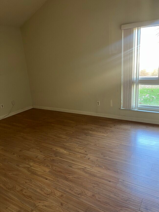 Foto del edificio - 18006 Pires Ave