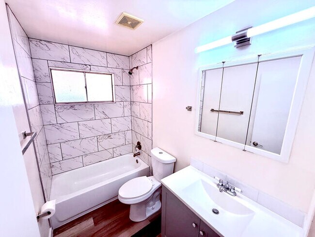 Foto del edificio - Brand new renovation in uptown!!!