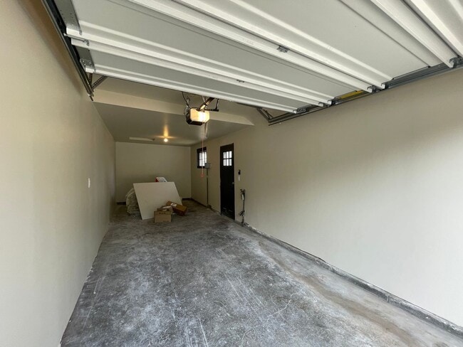 Foto del edificio - Modern Industrial Style Design 3Bd/1.5Ba w...