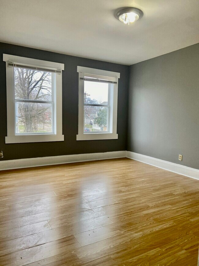 Foto del edificio - 89 Dana Avenue, Unit 89 Dana Ave