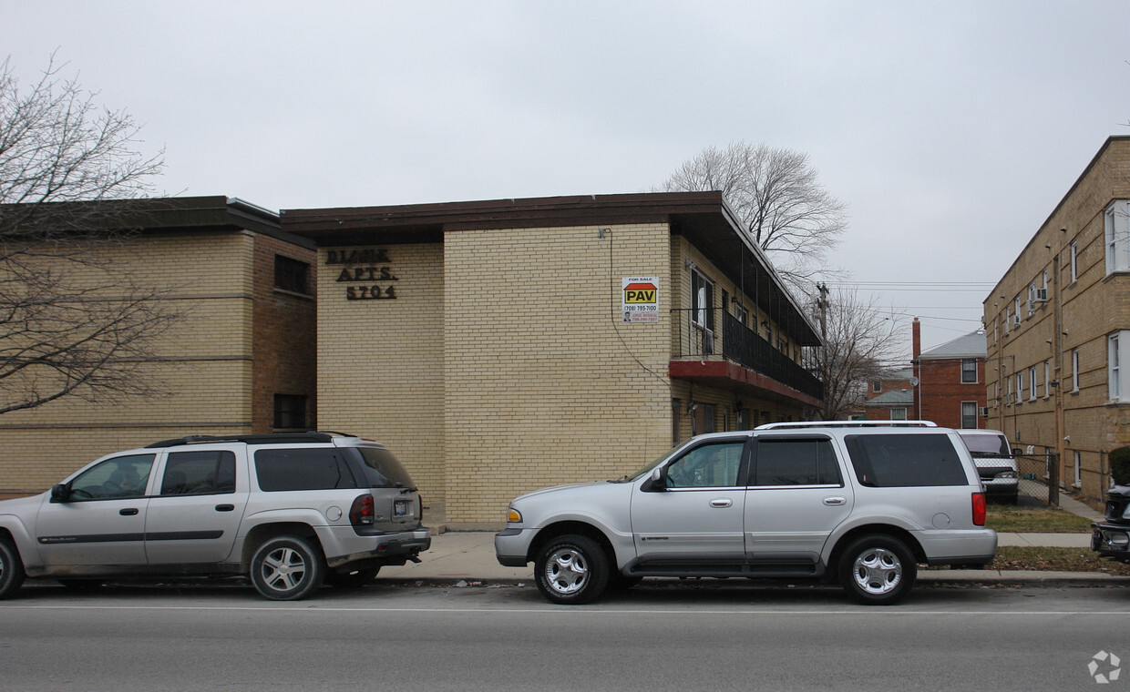 Building Photo - Diane Apartments