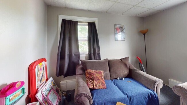 Building Photo - 4725 Lake Ave