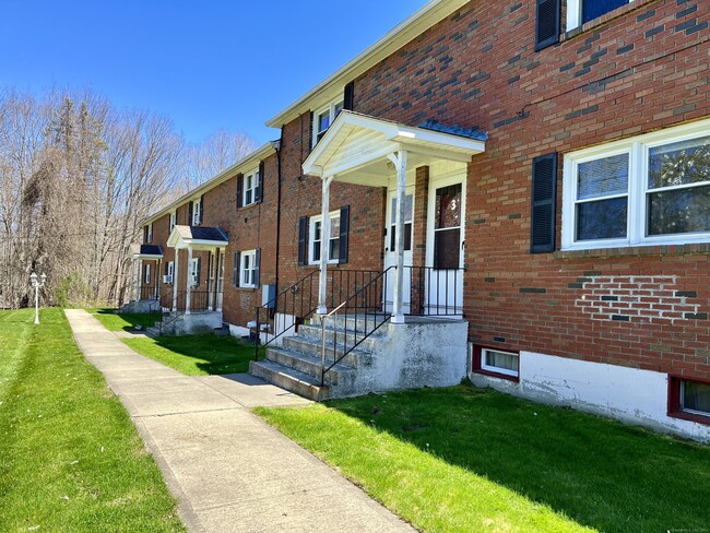 Building Photo - 616 Norwich Ave