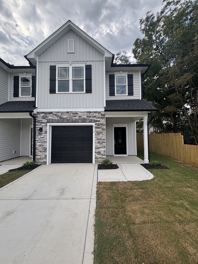 Foto principal - 612 S Blackmon St