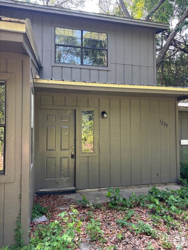 Building Photo - 1229 Chee Ln