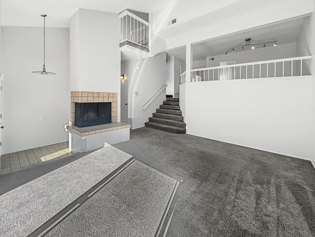 Building Photo - 3312 Caminito Eastbluff