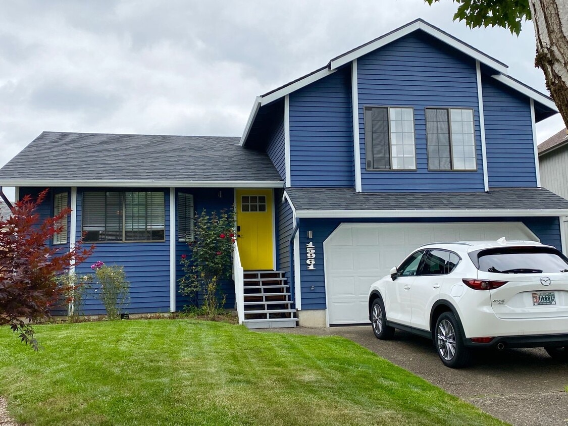 Primary Photo - Lovely updated Bethany home