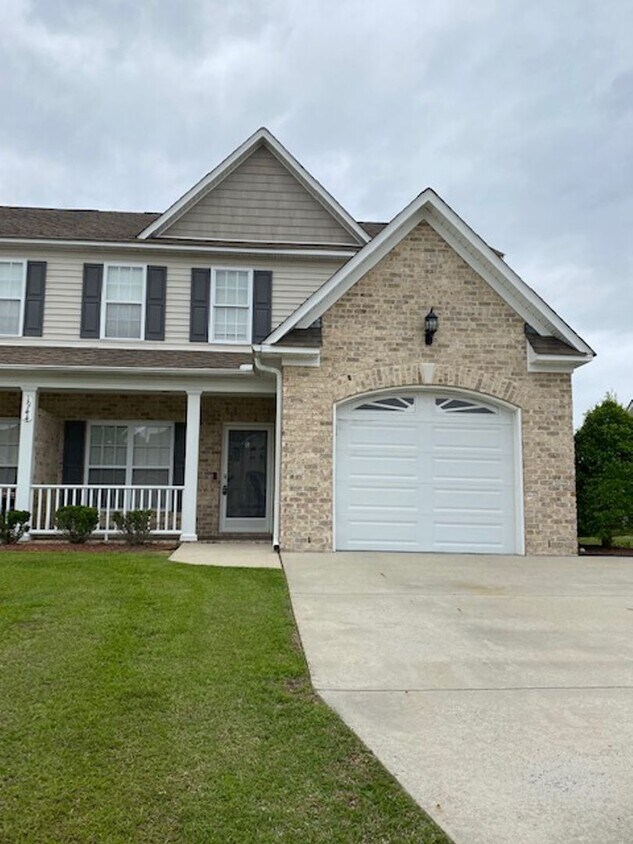 Foto principal - Brook Hollow Townhome- Coming Soon