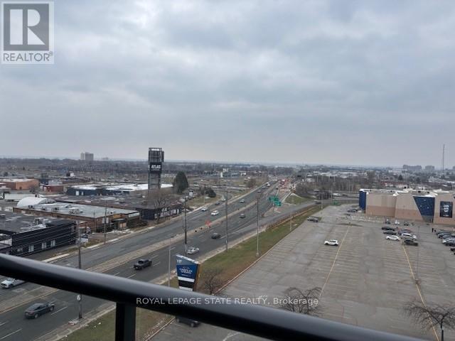 Building Photo - 1007 The Queensway