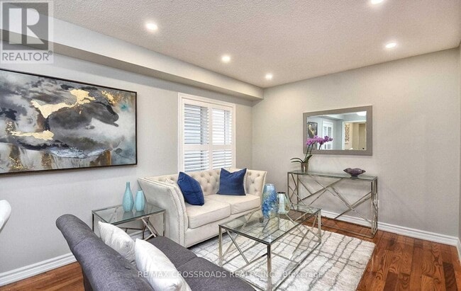 Building Photo - 33 Holloway Rd