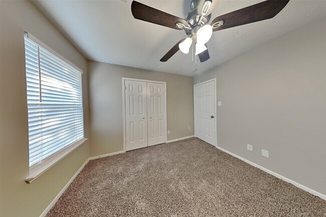 Foto del edificio - 15142 Red Cedar Cove Ln
