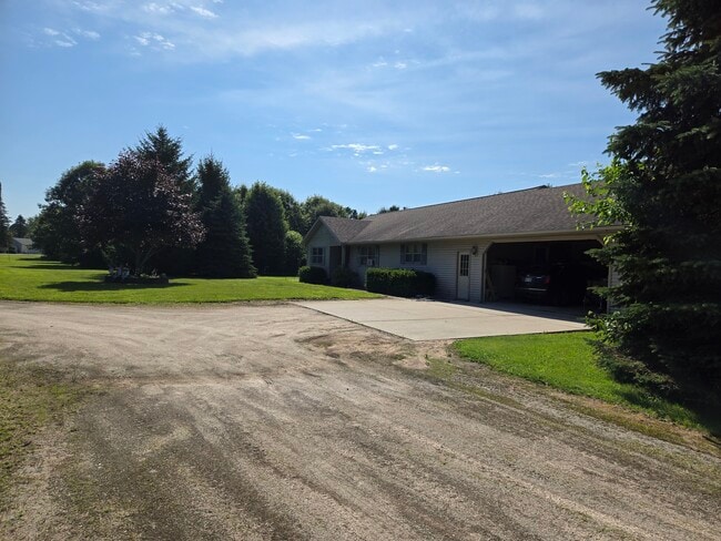 Building Photo - 16120 Melba Ln