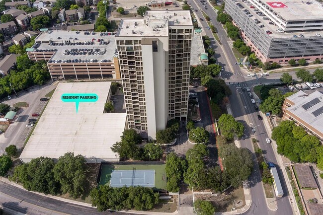 Foto del edificio - 7701 Wurzbach Rd