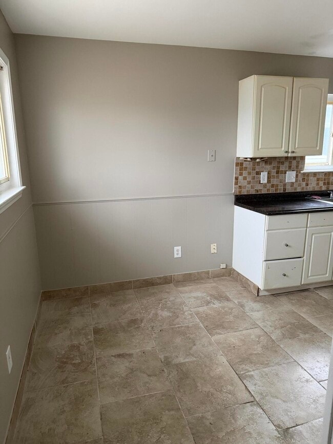 Building Photo - 2399 Emmons Ave