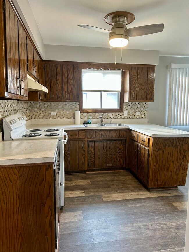 Foto del edificio - 6334 W 65th St