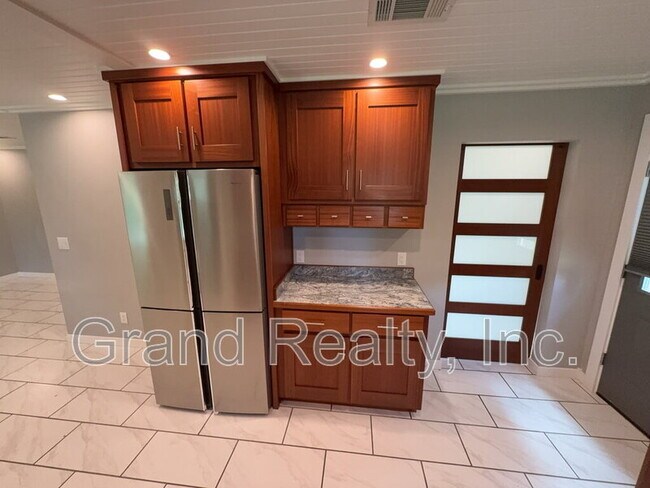 Foto del edificio - 6709 Old Hwy 90