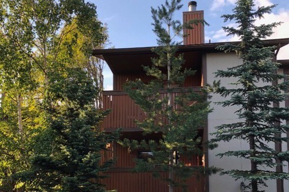 Primary Photo - 7202 Foxridge Cir