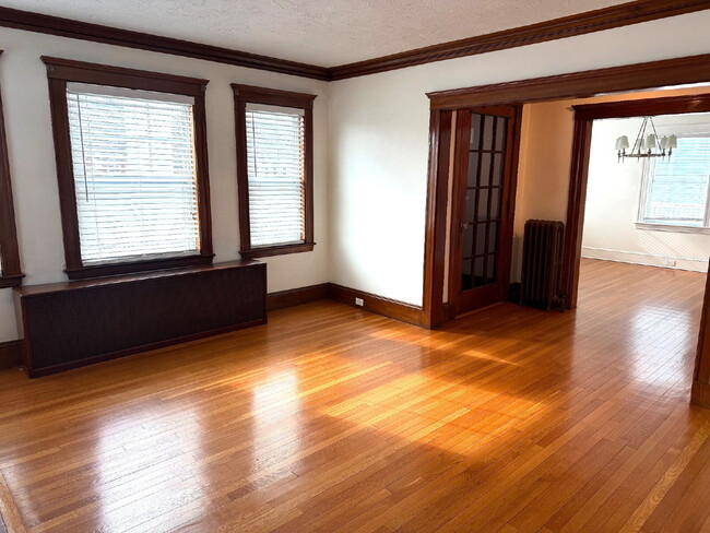 Building Photo - Charming 3-Bedroom Haven in prime Milton neighborhood!