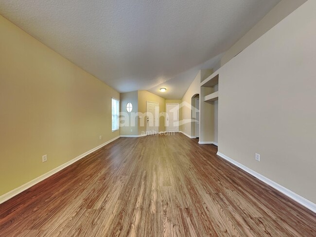 Foto del edificio - 18131 Birdwater Dr