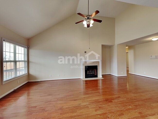 Foto del edificio - 3784 Cindy Jo Dr N