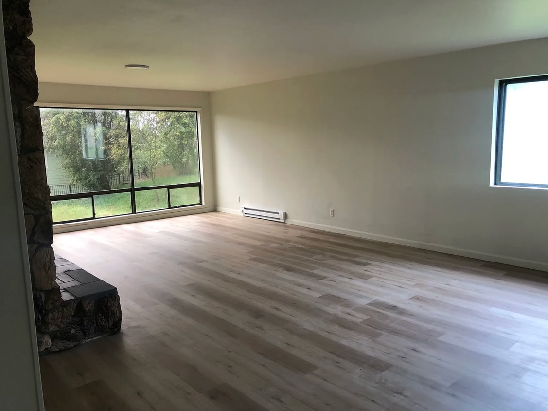 Foto del edificio - 5739 Vista Dr