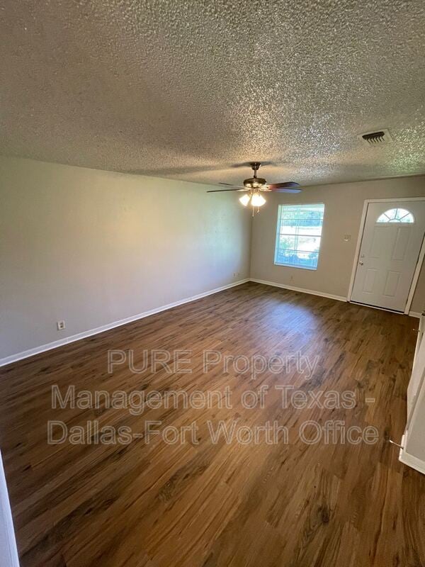 Building Photo - 408 W 4th St