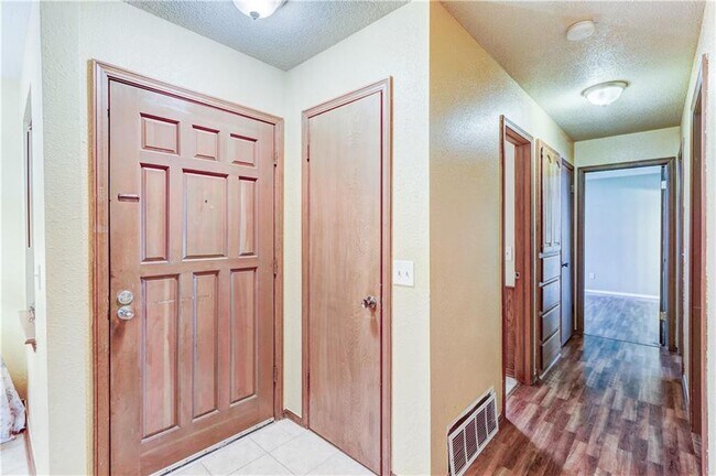 Foto del edificio - 2621 N Grant Ave