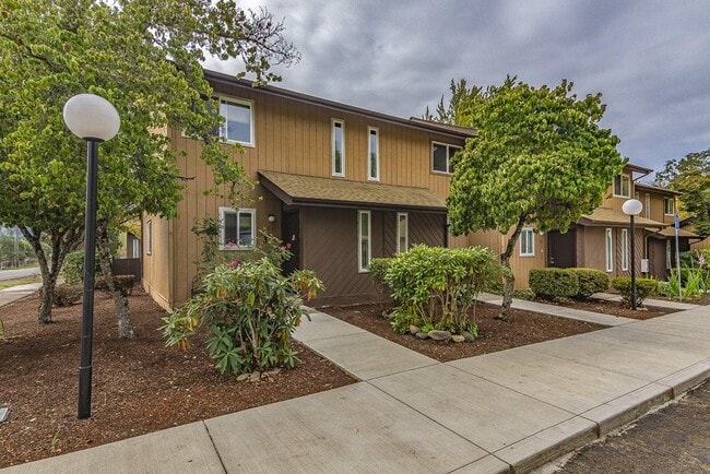 Building Photo - 501 N Moss St