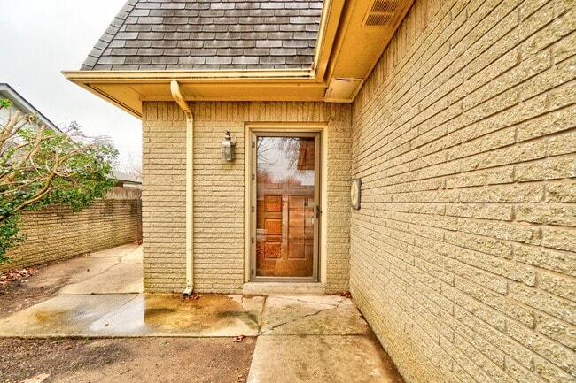 Photo - 2244 Donna Dr (Norman, OK) Apartment