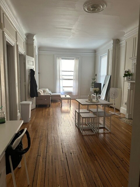 Building Photo - 467 Commonwealth Ave