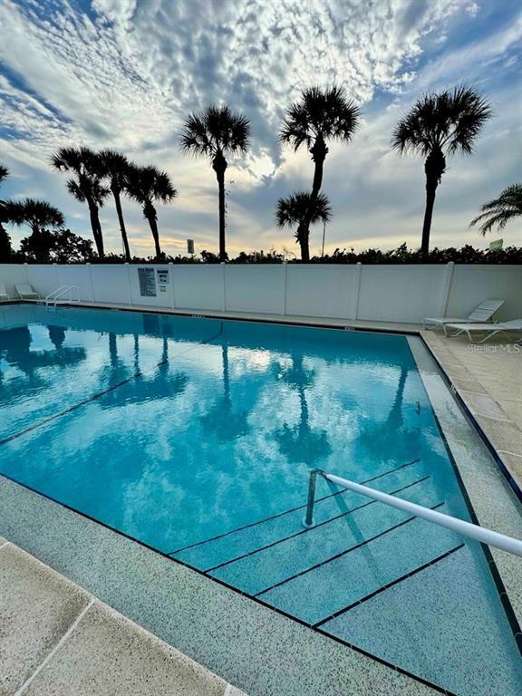 Building Photo - 14459 River Beach Dr