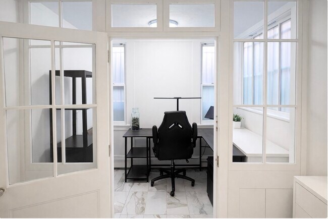 Foto del edificio - 133 Commonwealth Ave