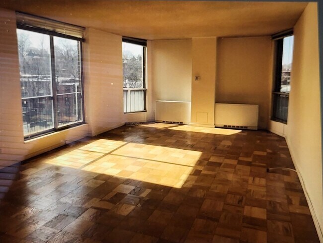 Foto del edificio - 77 Pond Ave