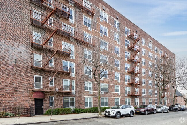 Building Photo - 3065 Sedgwick Ave
