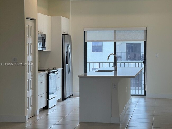 Foto del edificio - 7915 NW 104th Ave